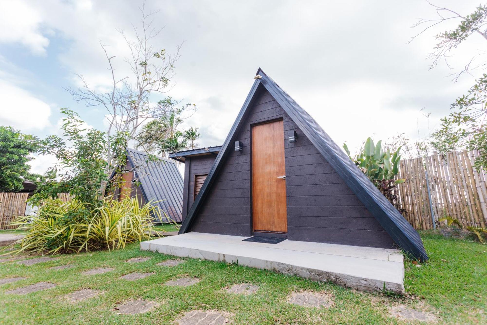 Lumban Spacio Caliraya Bed & Breakfast מראה חיצוני תמונה