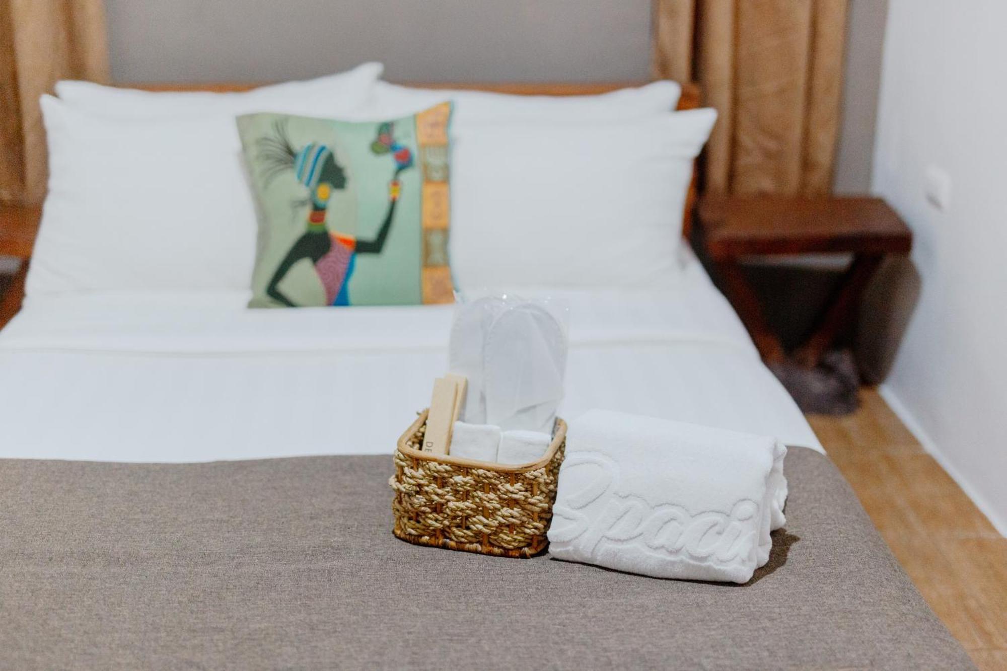 Lumban Spacio Caliraya Bed & Breakfast מראה חיצוני תמונה