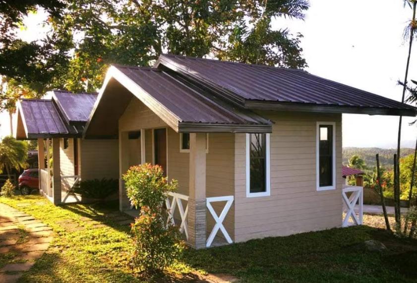 Lumban Spacio Caliraya Bed & Breakfast מראה חיצוני תמונה