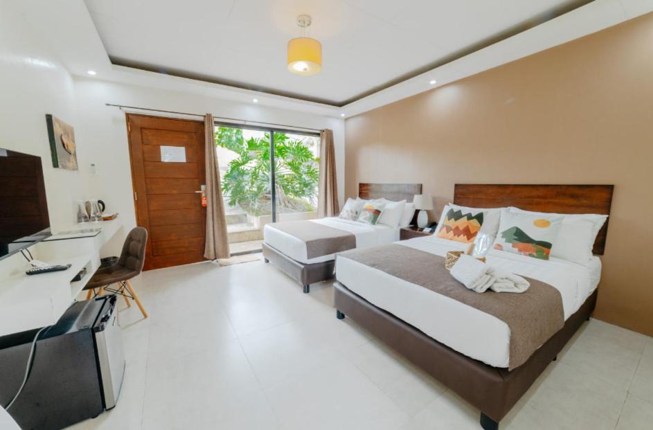 Lumban Spacio Caliraya Bed & Breakfast מראה חיצוני תמונה