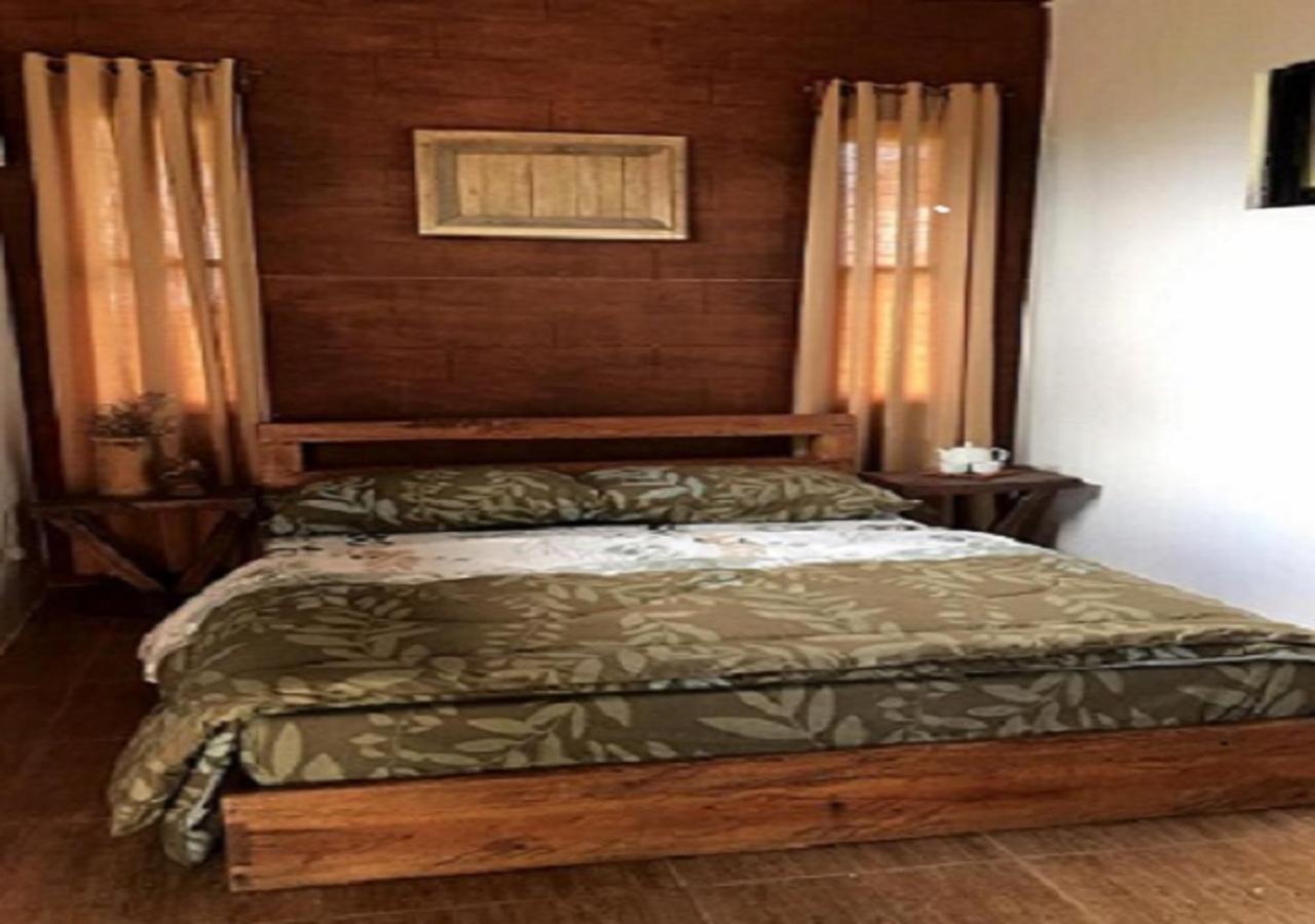 Lumban Spacio Caliraya Bed & Breakfast מראה חיצוני תמונה