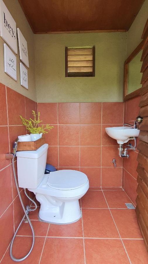 Lumban Spacio Caliraya Bed & Breakfast מראה חיצוני תמונה